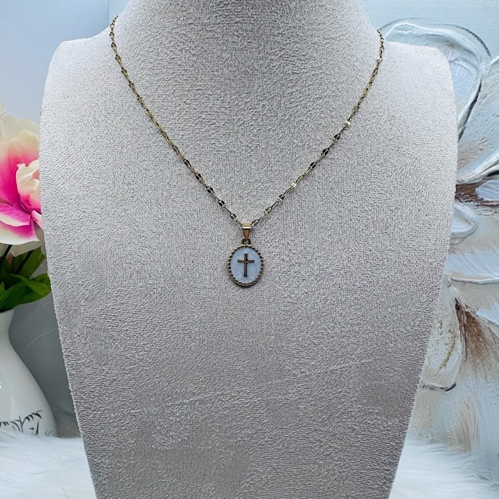 Cross Pendant Necklace Style White